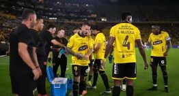 Darío Benedetto lanzó una lluvia de insultos a sus compañeros: U. Católica le ganó a Barcelona en Ecuador y apretó el grupo de Boca en la Libertadores