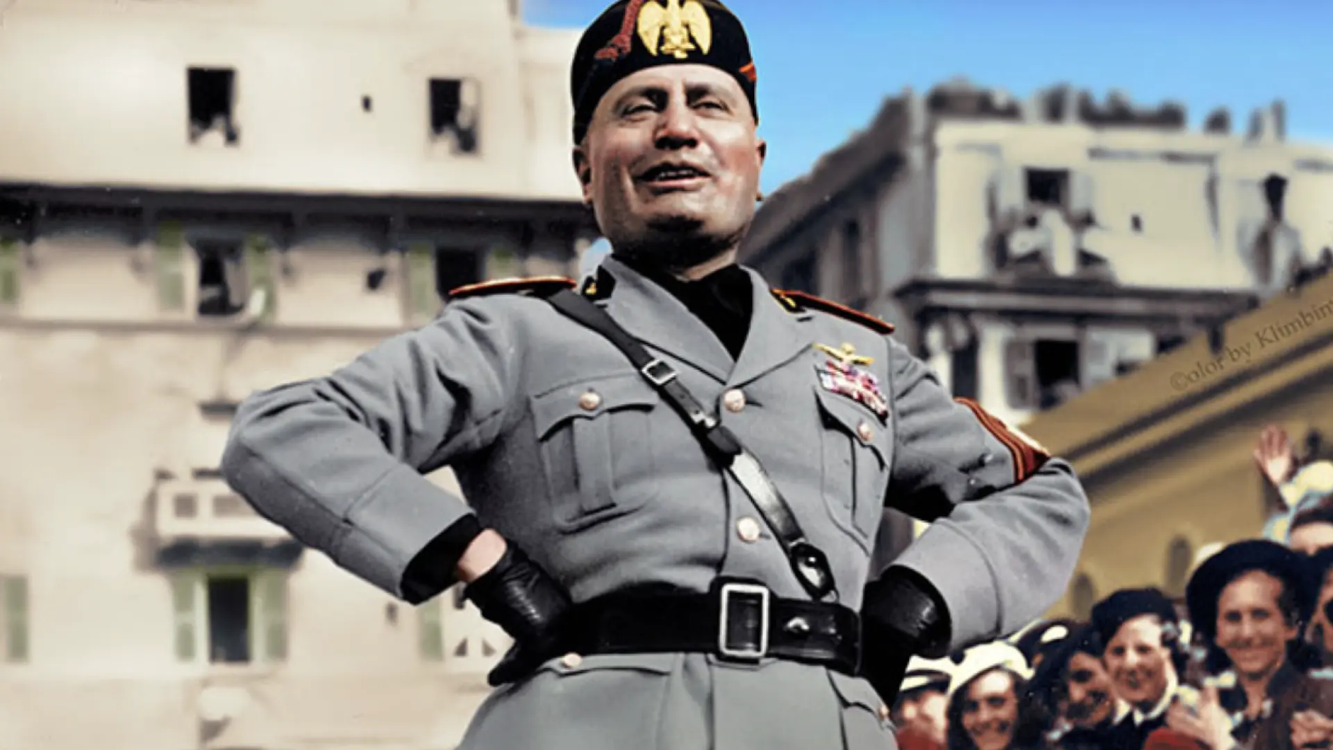 La caída de Mussolini: de dictador a ser fusilado con su amante y colgado boca abajo ante el pueblo