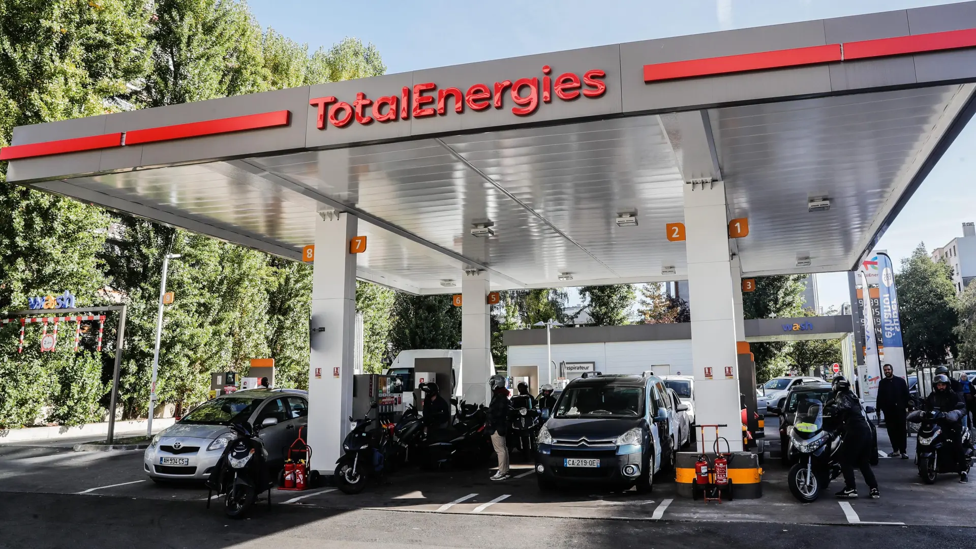 Francia amplía las ayudas por carburantes e incluye a casi tres millones de trabajadores que recorren largas distancias