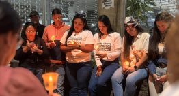 Llevan tres meses de lucha sin descanso: Familias de presos políticos mantienen protesta permanente en El Helicoide