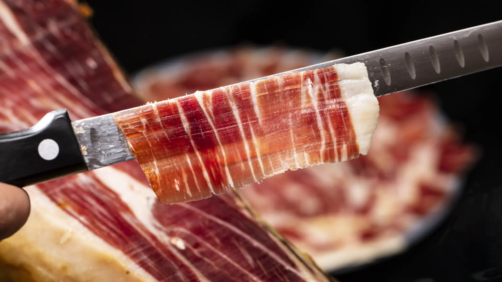Un congreso de expertos sitúa el jamón ibérico como un alimento funcional que aporta el 70 por ciento de la vitamina B12 diaria