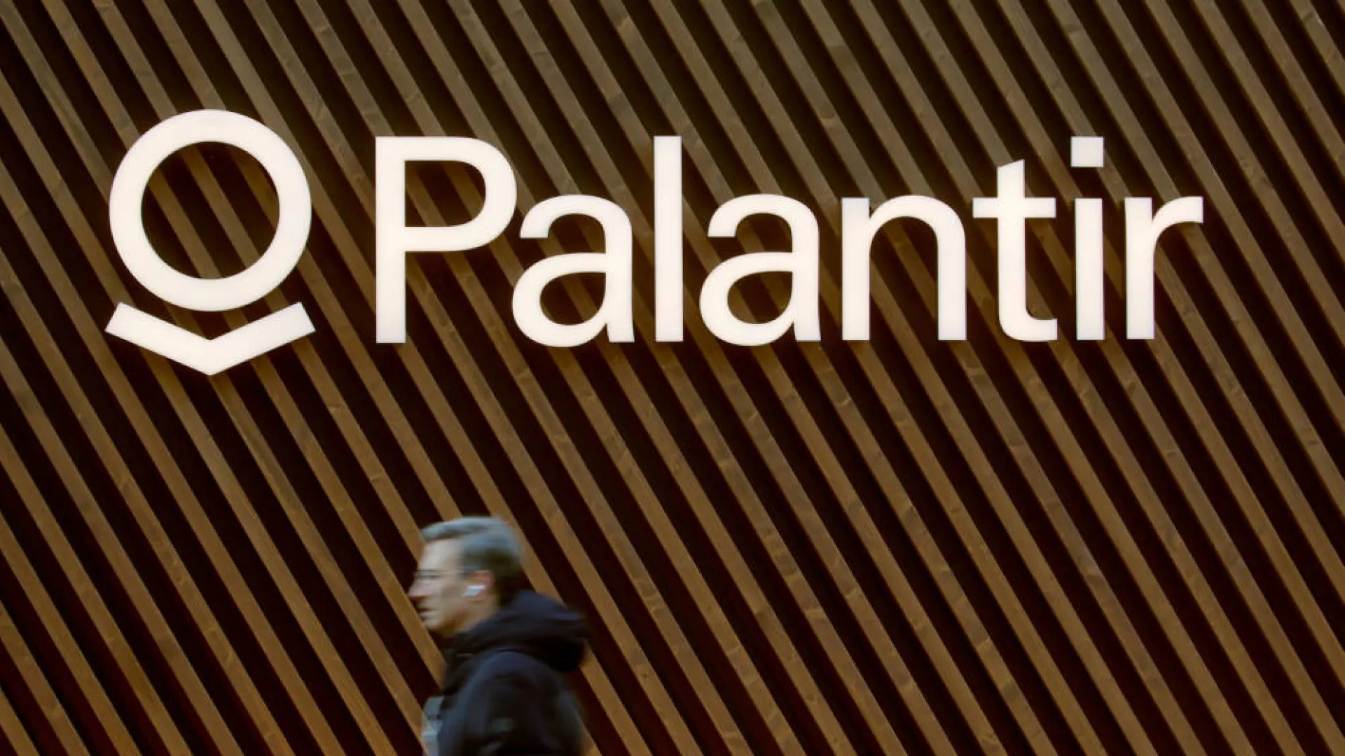 La empresa tecnológica Palantir desata la polémica con un manifiesto que pide el servicio militar obligatorio en EEUU