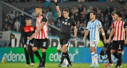 Racing estalló contra el arbitraje: roja a los 5 minutos, gol y cánticos contra Claudio Chiqui Tapia