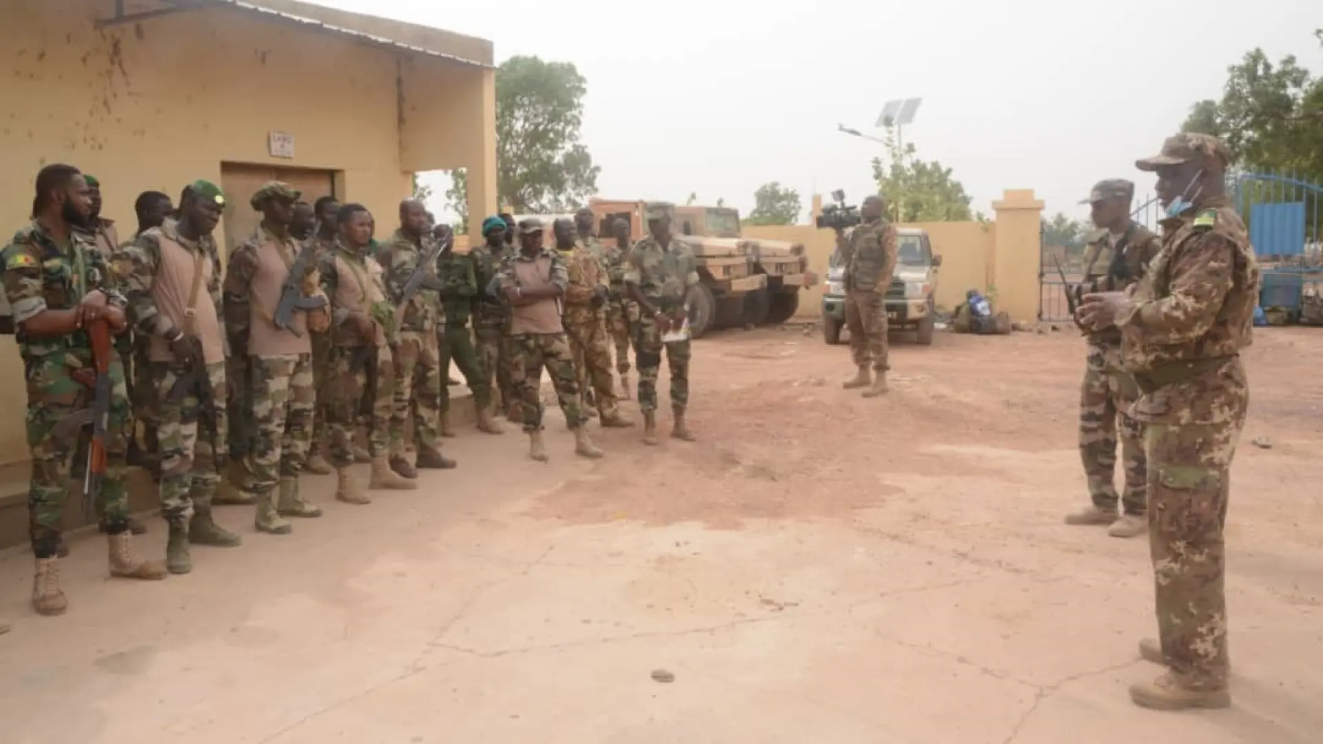 El jefe de la junta militar en Mali llama a la unidad y dice que la situación está bajo control