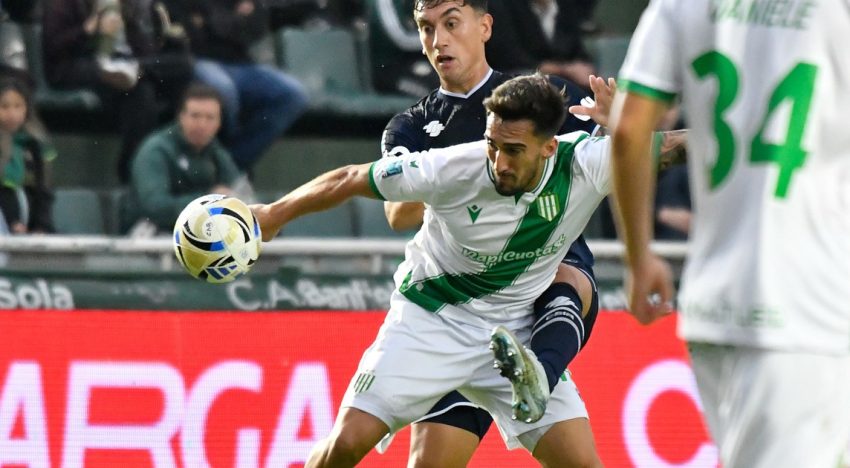 Banfield y el encumbrado Independiente Rivadavia se repartieron los puntos en el partido de las intermitencias