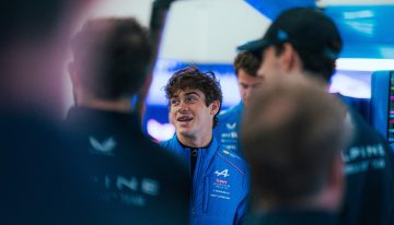Franco Colapinto sumó rodaje en Silverstone, mientras que en Buenos Aires salieron nuevas entradas para la exhibición y se agotaron enseguida