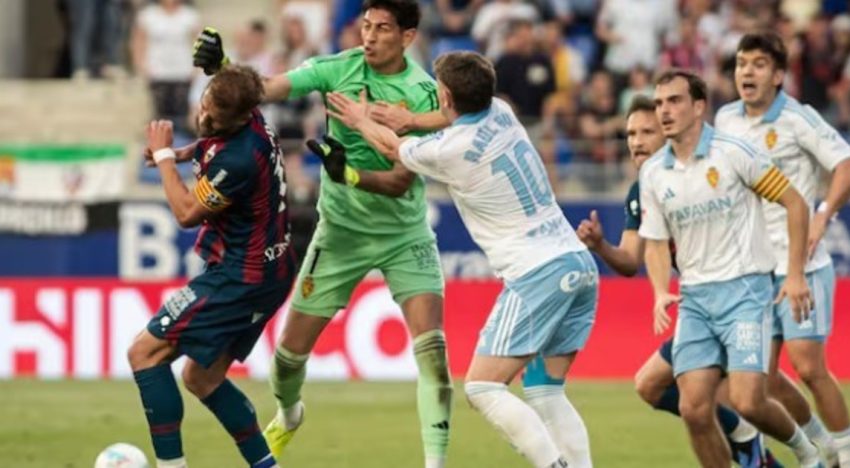 Esteban Andrada recibió una histórica sanción por su piña en España: trece partidos de suspensión