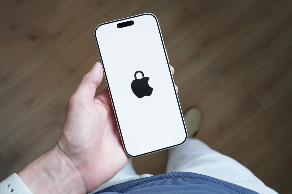 Las aplicaciones son muy pesadas pidiendo rastrear nuestro datos. El iPhone tiene un botón para mandarlas a paseo de golpe 