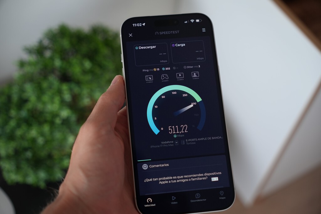 De nada sirve que el iPhone vuele con Wi-Fi 7 si el Internet mínimo en España era una reliquia: el Gobierno por fin exige 100 Megas por ley