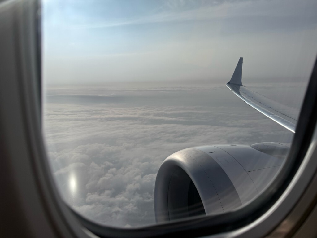 He viajado al extranjero solo con mi iPhone y sin tocar una SIM física: esto es lo que cambia gracias a la eSIM 