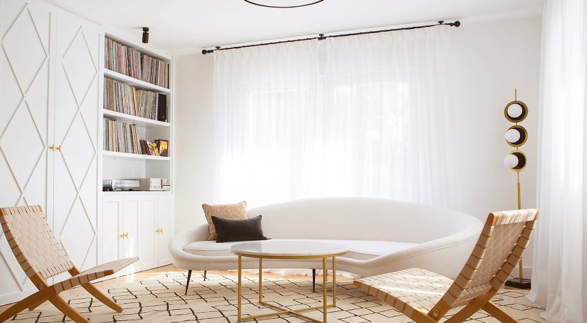 Un rincón para el tocadiscos: así integran los interioristas este objeto retro que vuelve a ser tendencia en las decoraciones más contemporáneas