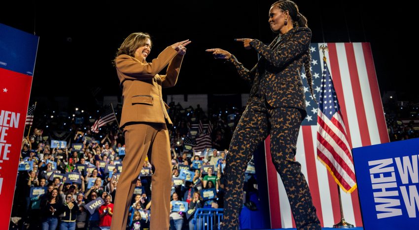 ¿Por qué Bad Bunny vistió de Zara en la Super Bowl? ¿Ha sido Michelle Obama la pionera en convertir la moda en instrumento diplomático.? Un nuevo libro reivindica la moda como lenguaje político