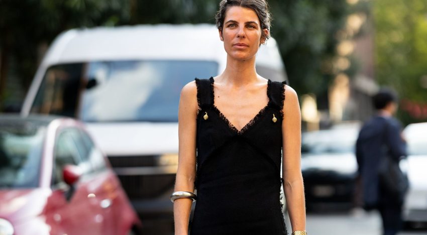 Los vestidos negros más elegantes de esta primavera que ya han estrenado las más elegantes de París están en Zara y Mango