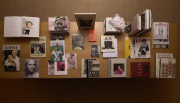 La biblioteca de la Fundación Marta Ortega Pérez, The MOP Library, es una rara avis por su enfoque específico en moda y fotografía de moda
