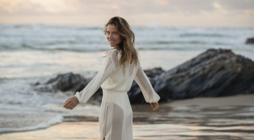 Elsa Pataky, 49 años: «Hago ejercicio con mucho peso. Antes hacia yoga, pero para las articulaciones creo que empieza a ser demasiado con la edad. Hoy me ayuda más pilates»