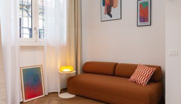 Cómo una reforma cambió este estudio de 35 metros cuadrados en un luminoso apartamento que integra trabajo, vida social y momentos de tranquilidad