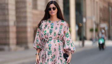 Entrar a Zara a por un cinturón y salir con los 5 vestidos estampados más bonitos del verano para llevar con alpargatas y ser la más elegante