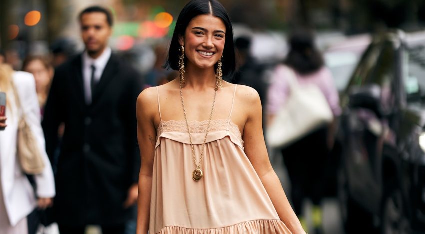 Han llegado a Zara los vestidos veraniegos más bonitos para llevar con sandalias, una compra obligatoria para tu armario de verano