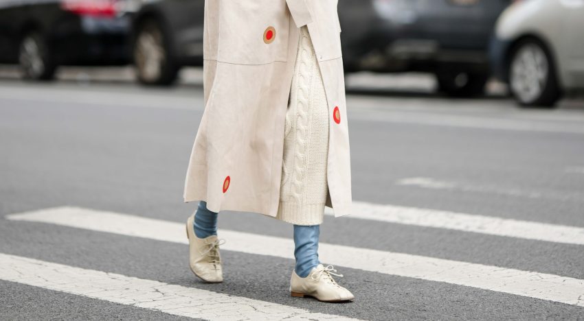 Los derby shoes, el zapato de la temporada que nadie vio venir y está en el armario de las estilistas y editoras de moda más cool