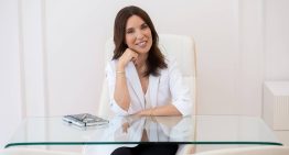 Dra. Cristina García Millán, dermatóloga: «La exposición al sol tiene que ser de 15 minutos al día, con un índice UVA inferior a 6 y con protección solar»