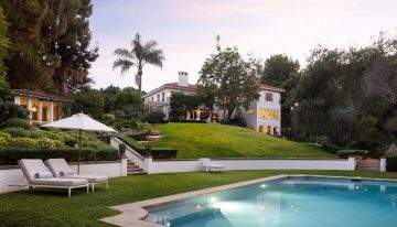 Así es la mansión que Angelina Jolie vende en Los Angeles: 6 dormitorios, 11 baños y casa de té