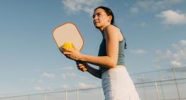 Jennifer Aniston, Emma Watson, Selena Gomez… ¿Qué tiene el pickleball que ha enganchado a todas las celebrities?