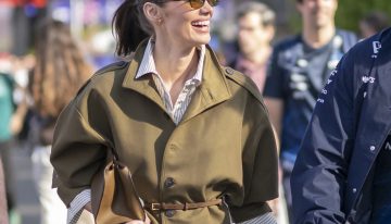 Tenemos una nueva referente de estilo: la novia de Carlos Sainz, Rebecca Donaldson, y todos sus looks minimalistas y elegantes