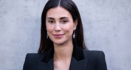 Ana Martínez, estilista capilar, sobre la melena Old Money de Sassa de Osma: «Es la expresión máxima del glamour minimalista: un corte sofisticado que se puede versionar en todas las texturas»