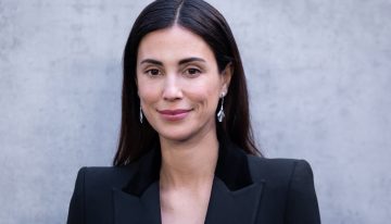 Ana Martínez, estilista capilar, sobre la melena Old Money de Sassa de Osma: «Es la expresión máxima del glamour minimalista: un corte sofisticado que se puede versionar en todas las texturas»