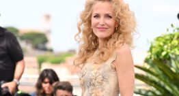 Adiós a la dictadura del pelo liso, Gillian Anderson demuestra cómo el pelo rizado es el que más rejuvenece y da volumen a partir de los 50