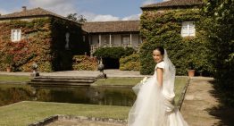 La novia canaria que se dedica a las bodas y se casó en Galicia con un vestido de cola larga