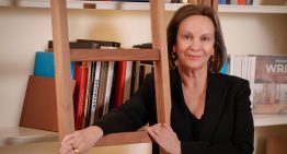 Clara Sánchez (71 años): «Cuando eres joven estás agotada. Tienes que trabajar, sobrevivir, hacer mil cosas al mismo tiempo. Los hijos se tendrían que tener a los 60 años»