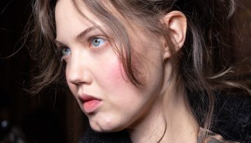 Natalia Belda, maquilladora: «El colorete Cherry Blossom hay que aplicarlo alto, no en el moflete, sino hacia arriba para un efecto ‘lifting’»