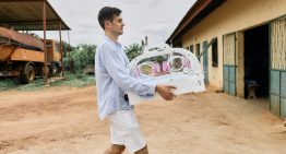 Pablo Sánchez Bergasa, de Medical Open World, el ángel de la incubadoras: «Necesito 2 millones de euros para evitar que cada año mueran un millón y medio de bebés»