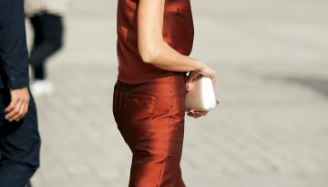Tengo 5 bodas en junio y me niego a llevar el típico vestido: estos looks de Zara con blusa y pantalón son para invitadas elegantes y originales