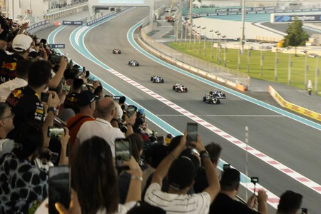 Escena De La Pelicula F1