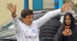 Gustavo Costas dirigió su última práctica en Racing, saludó emocionado a los hinchas y su hijo sacó pecho: «Nos quedaba mucho por dar»