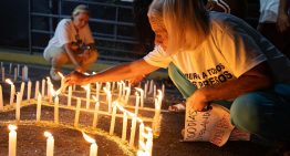 OVP: Hay cientos de mujeres que pasan el Día de las Madres haciendo filas frente a una cárcel (VIDEO)