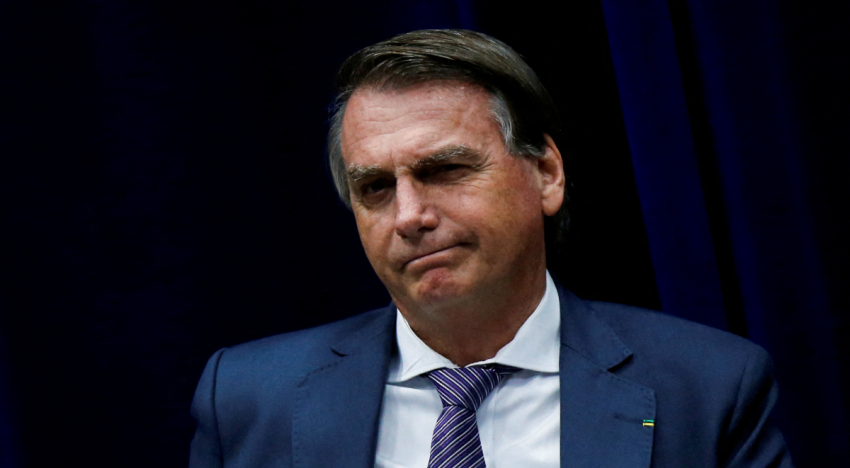 Bolsonaro es ingresado este viernes para someterse a una cirugía en su hombro