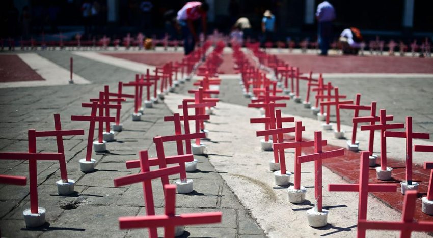 Suegras vs. nueras: Ola violeta llama a visibilizar el feminicidio emocional