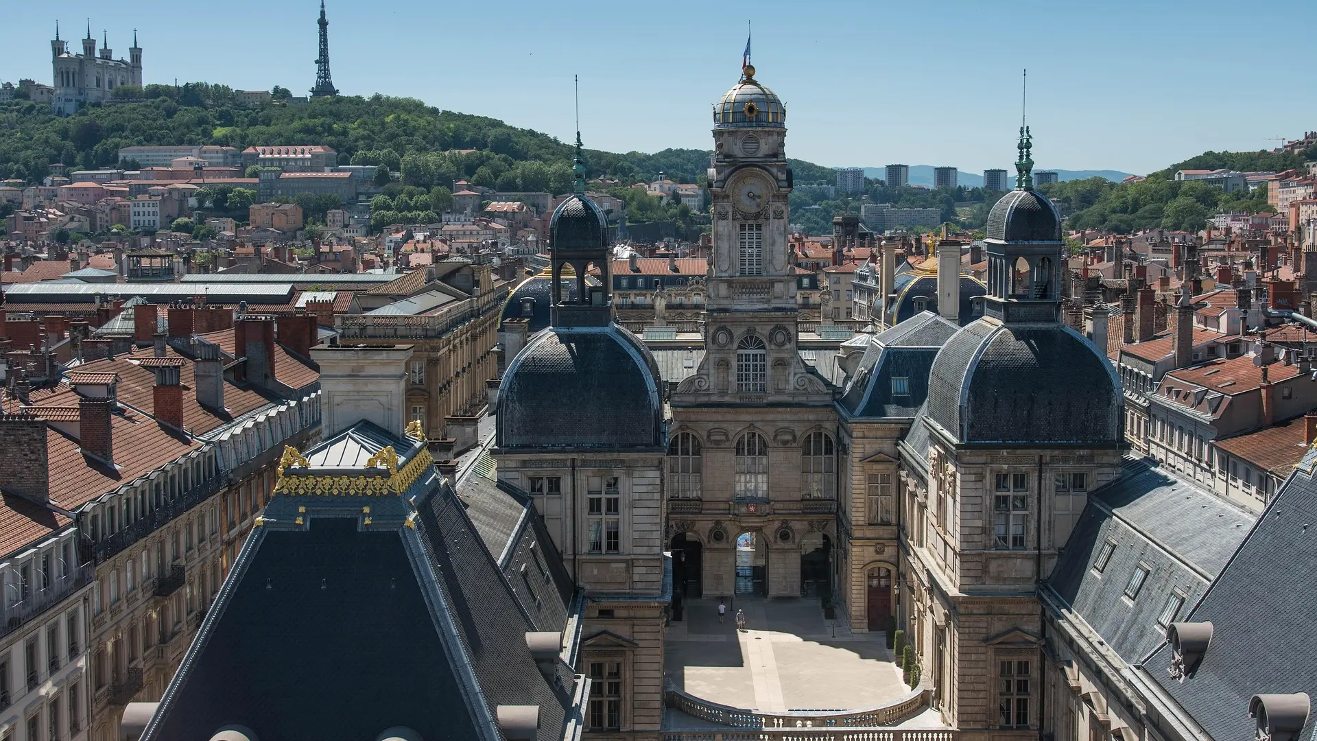 Acusan a un padre de familia de violar a 34 niños en otro caso de pederastia en Francia