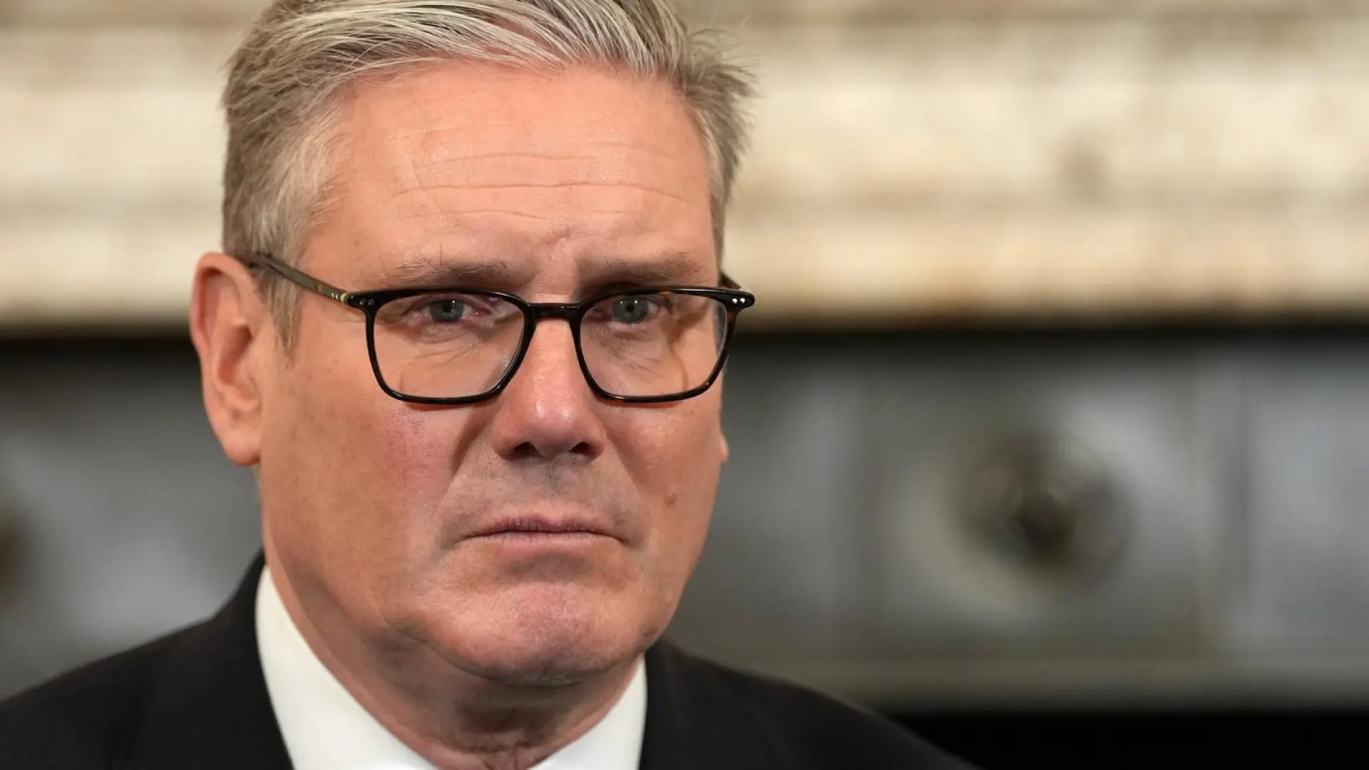Por qué Starmer está a punto de caer como primer ministro: quiénes piden su dimisión y qué candidatos suenan para sucederle