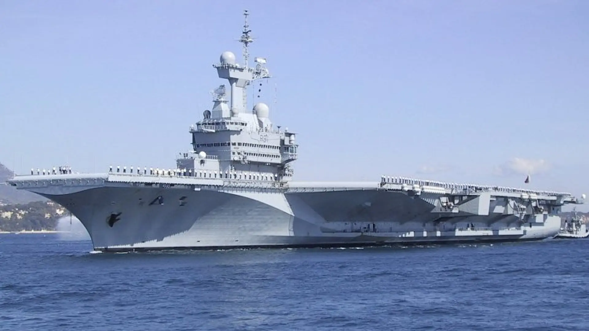 Francia envía su portaaviones Charles de Gaulle al mar Rojo para preparar una misión defensiva en el estrecho de Ormuz