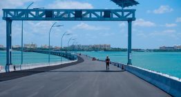 Inauguran en Cancún el puente Nichupté con sobrecosto de 115%