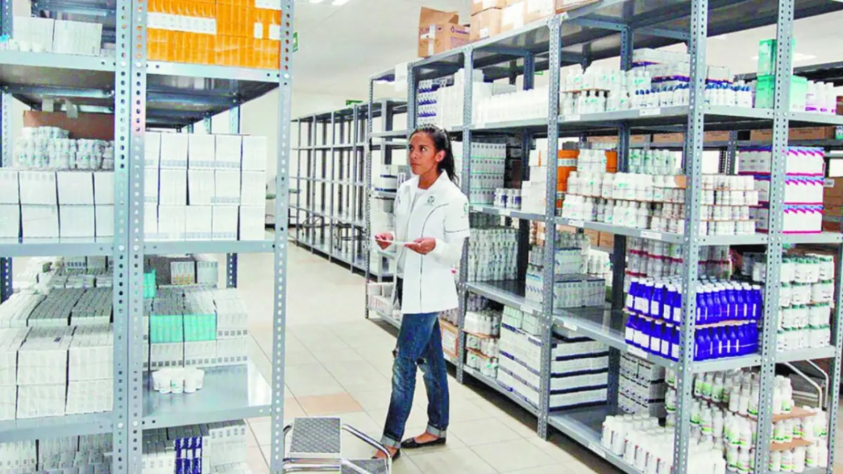 Sheinbaum trata con gobernadores abasto de medicinas