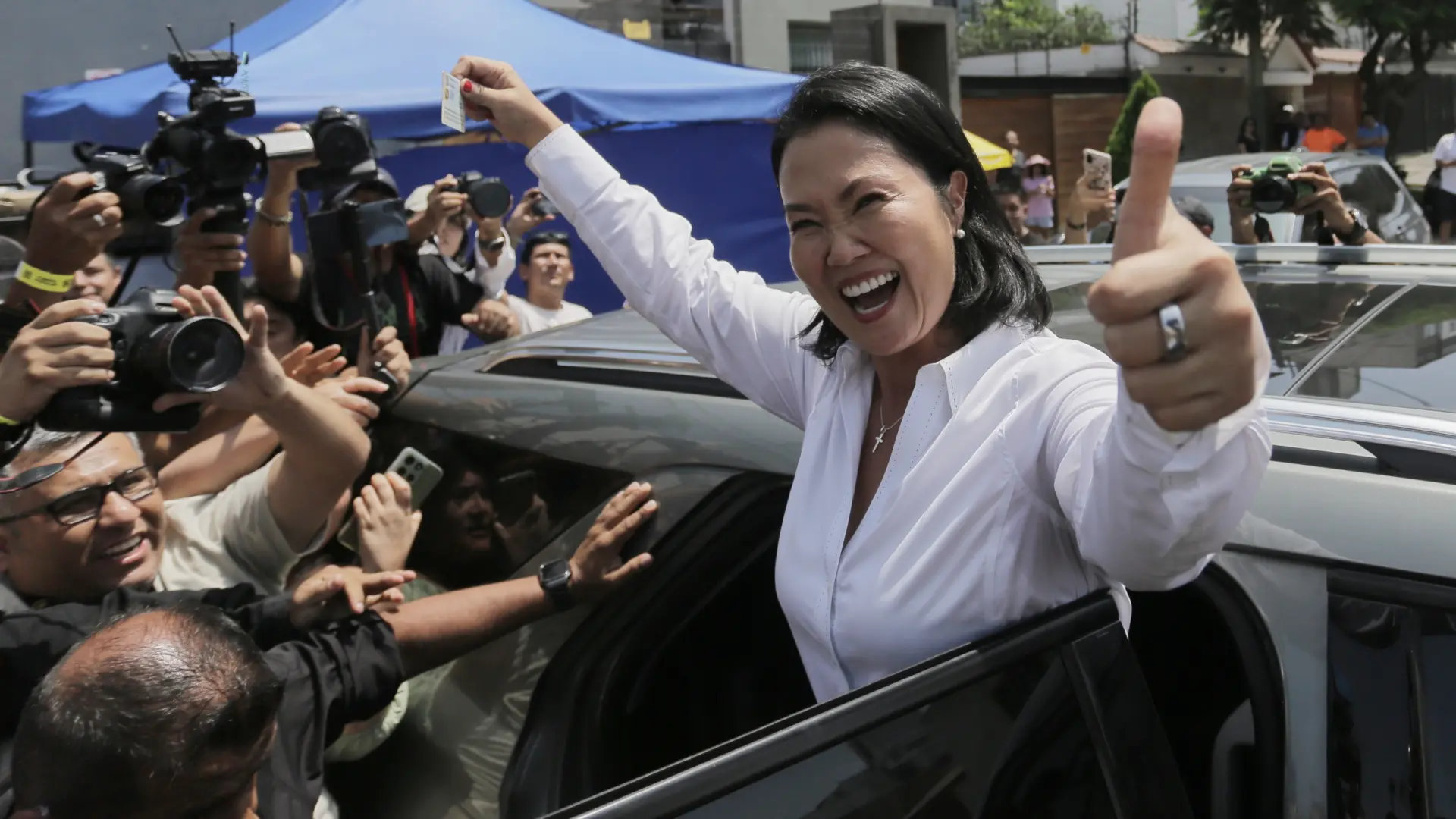 Perú entra en la segunda vuelta de las presidenciales con Keiko Fujimori y Roberto Sánchez