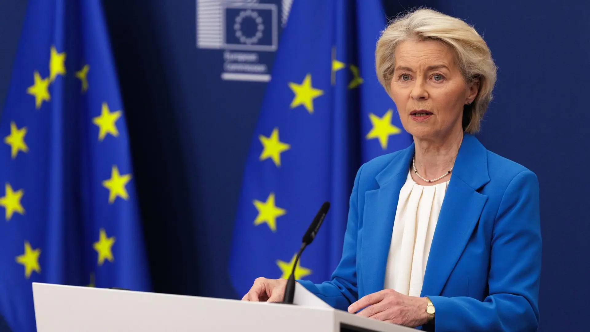 Von der Leyen acusa a las grandes tecnológicas de «lucrarse» con los menores y pide retrasar su acceso a las redes sociales