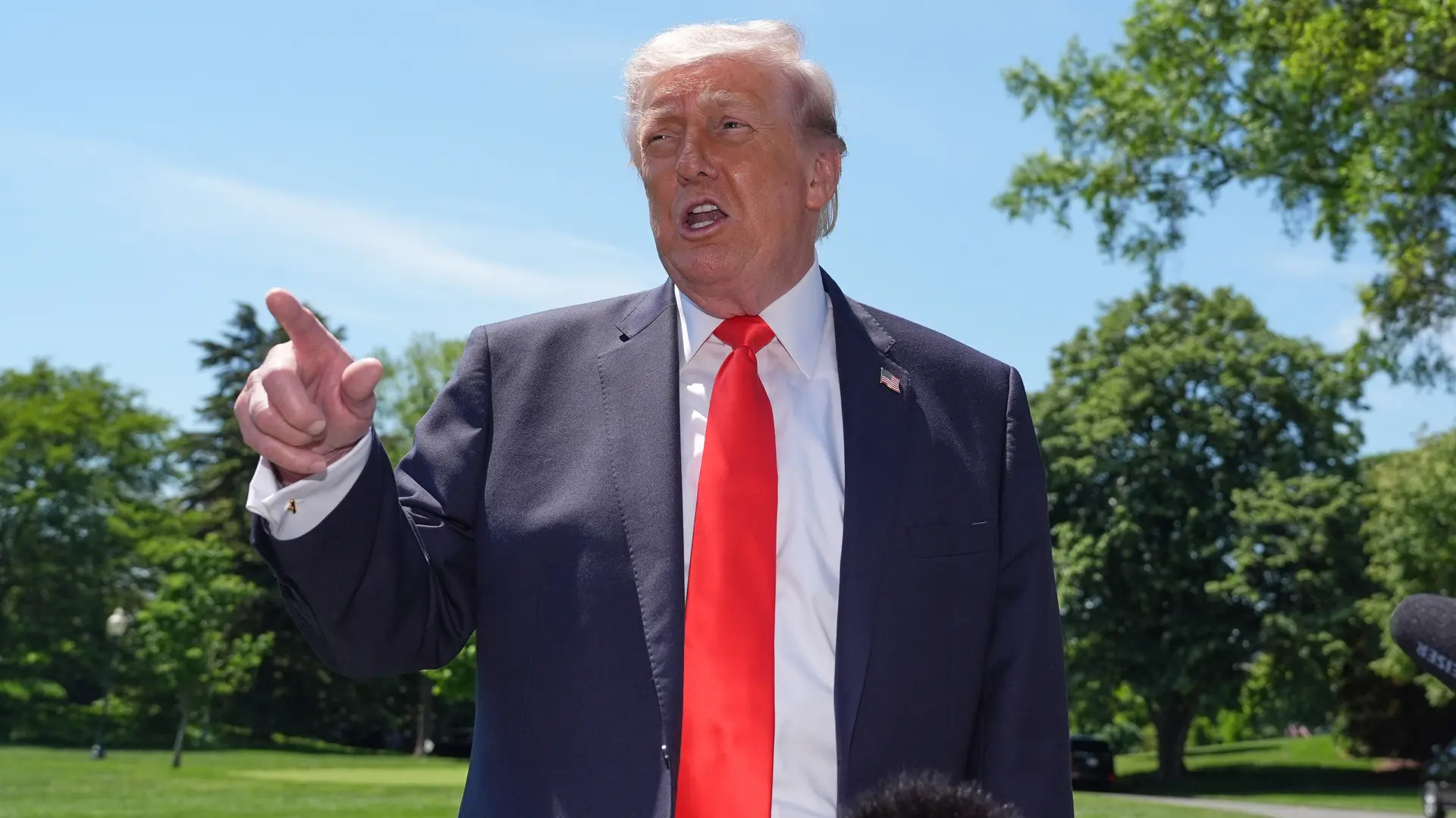 Trump reitera su descontento con Italia y España por su posición sobre Irán: «Creen que está bien que tenga un arma nuclear»