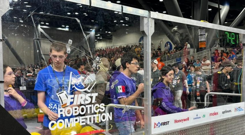 Estudiantes mexicanos destacan en torneo internacional de robótica