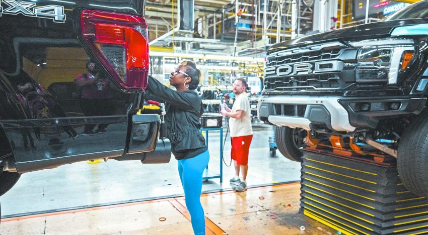 El crecimiento del empleo privado en EU se acelera en abril: Encuesta ADP